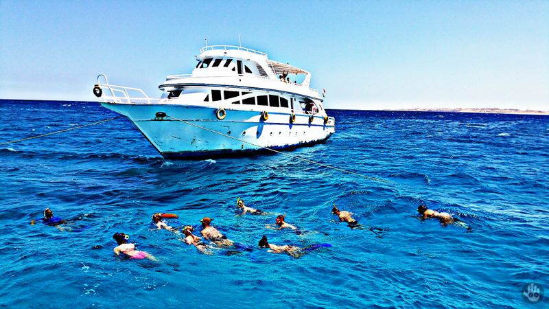 blue-waves-hurghada-orange-bay-boat-trip-5b97769fe69bd405b6e1fb1e